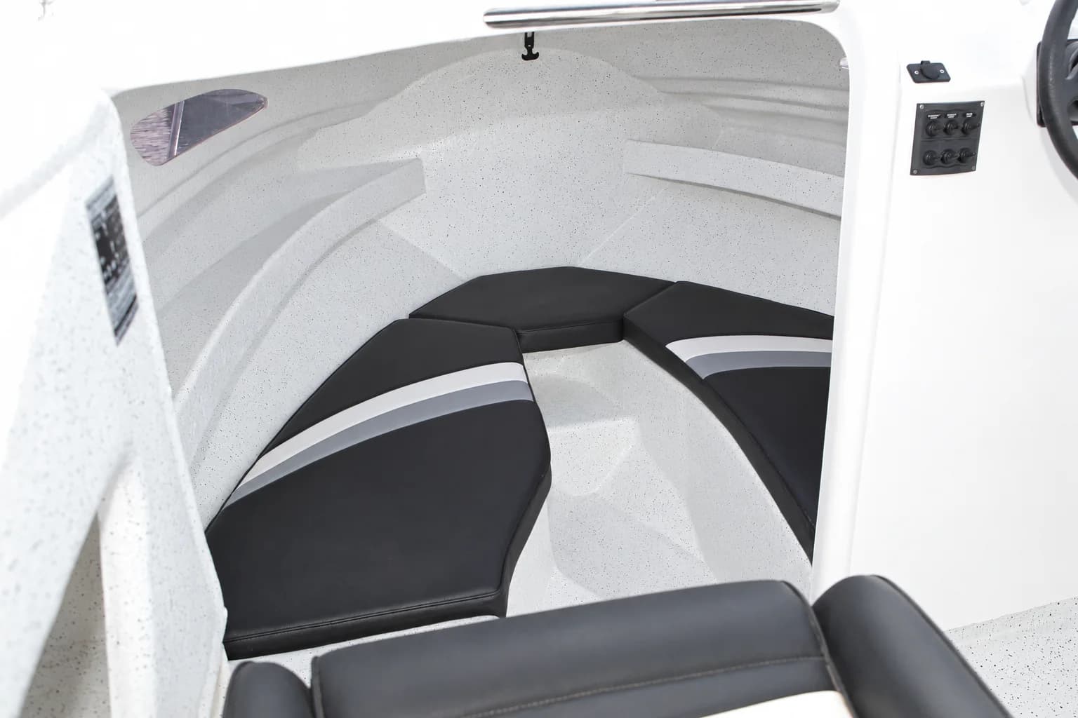 Enterprise 590 — cabin bunks
