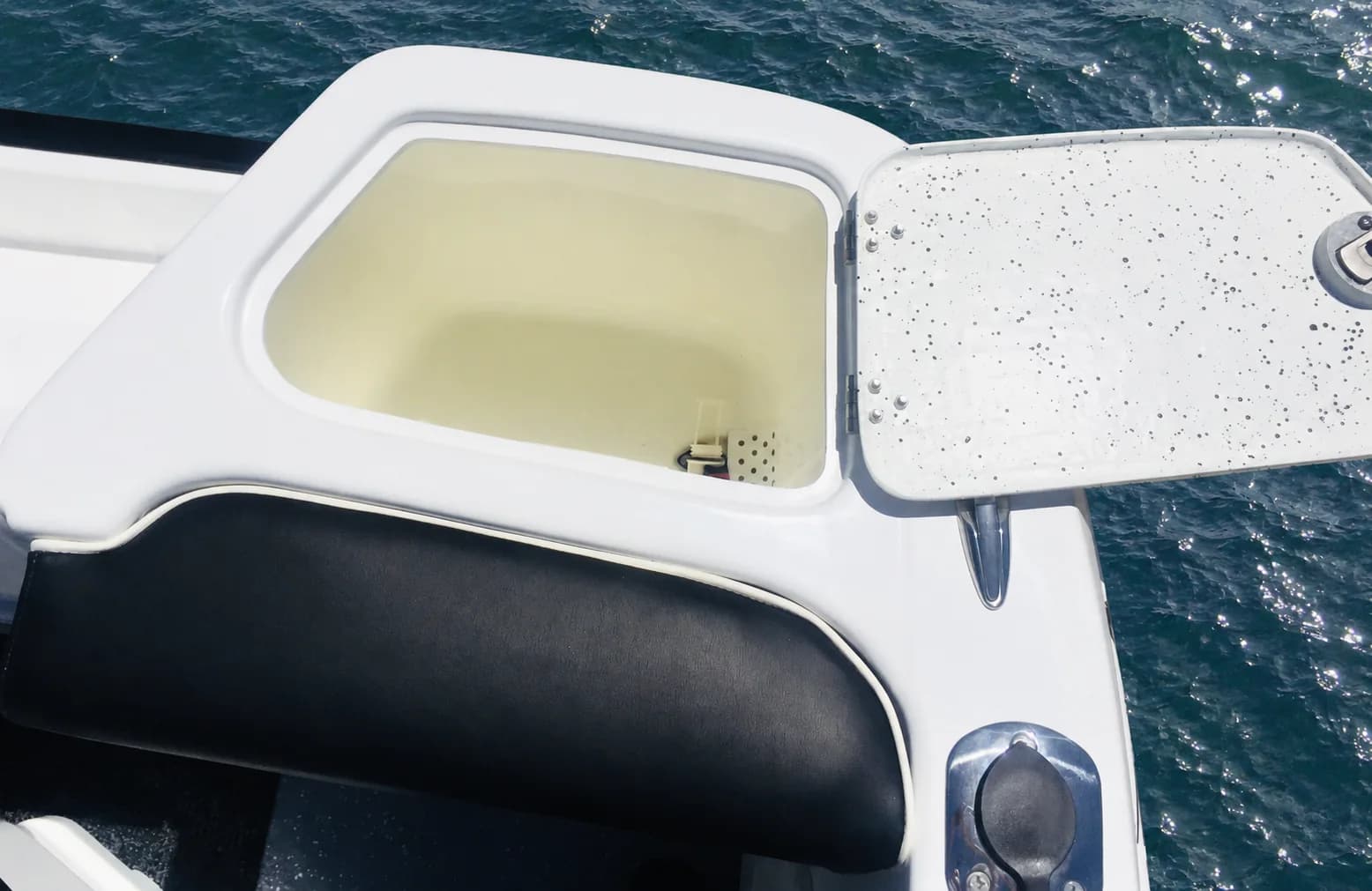 Enterprise 590 — bait tank