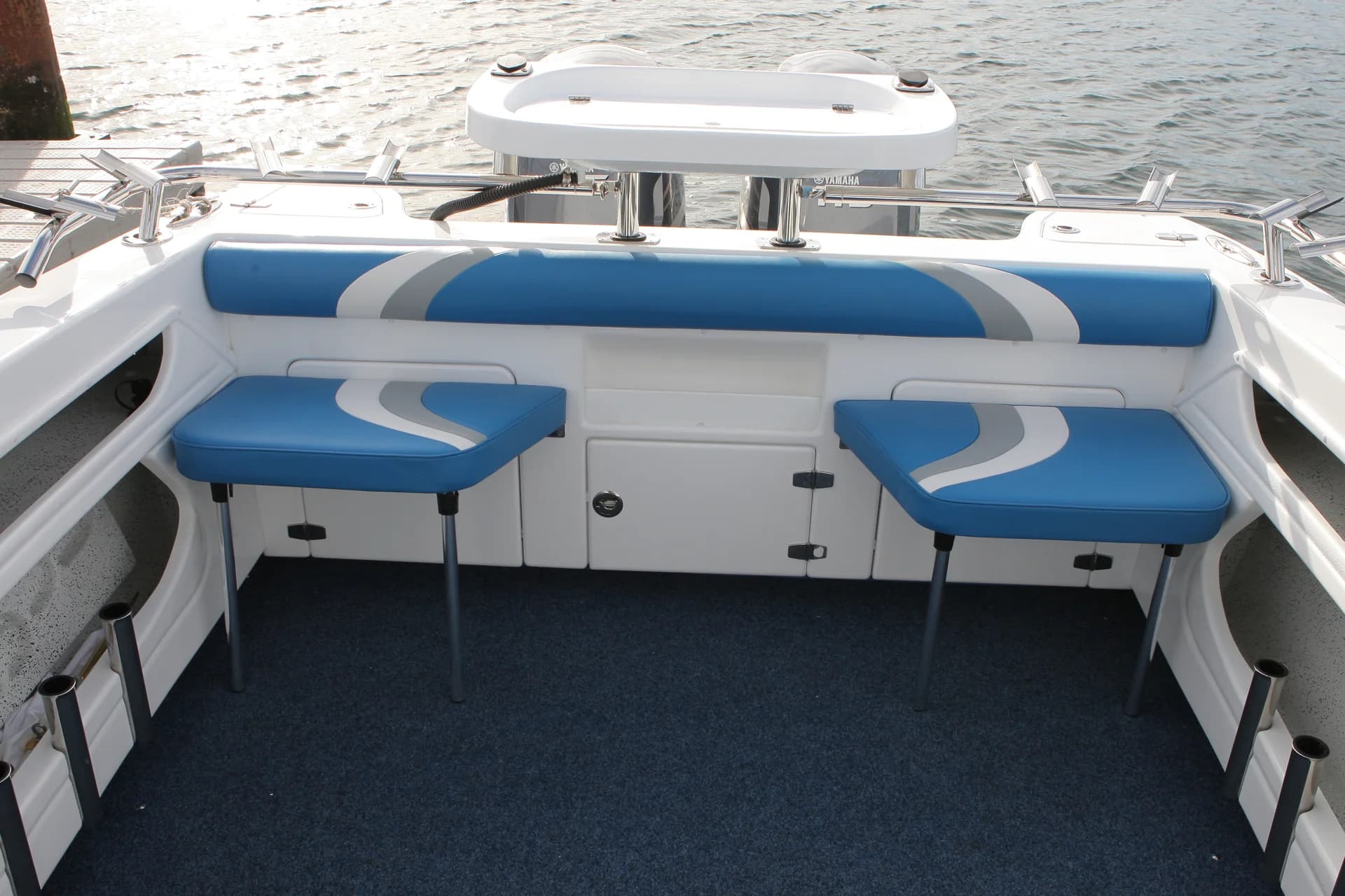 Senator 640 — rear seating